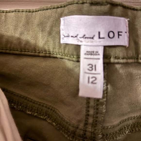 NWOT Loft super soft pants khaki green cotton/rayon/spandex blend size 31/12 - Picture 3 of 3